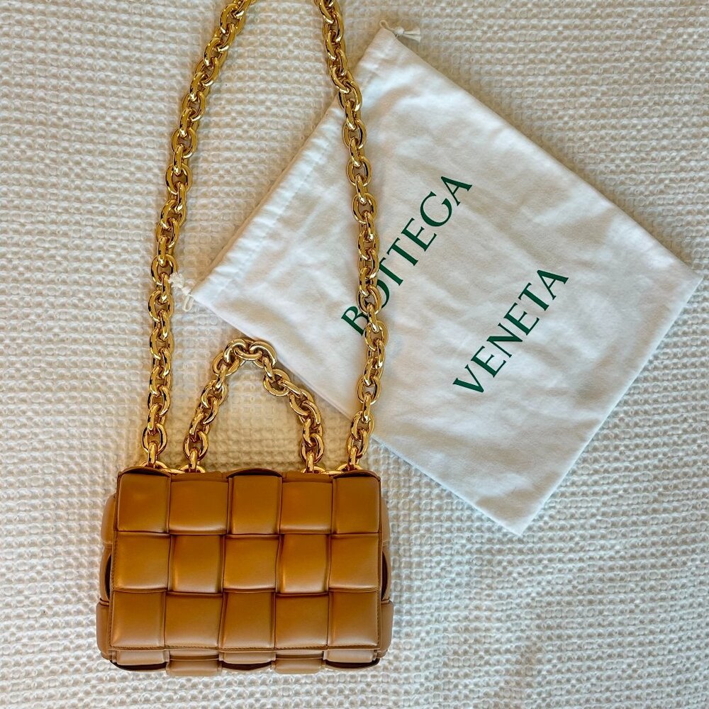 Bottega Veneta Chain Cassette bag in Caramel